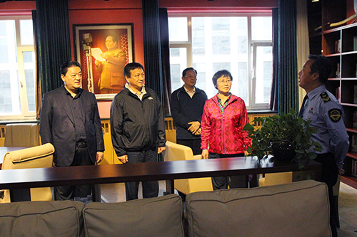 05-丰台区总工会到区食药监管局调研工会工作2