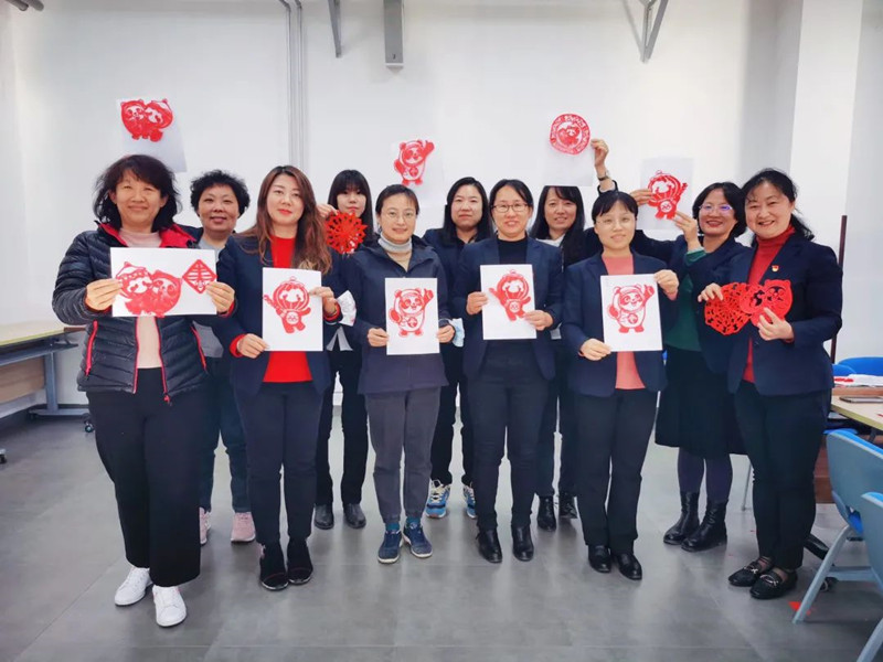 照片：祥龙公司工会举办巾帼助冬奥一起向未来剪之韵活动（5）_副本.jpg