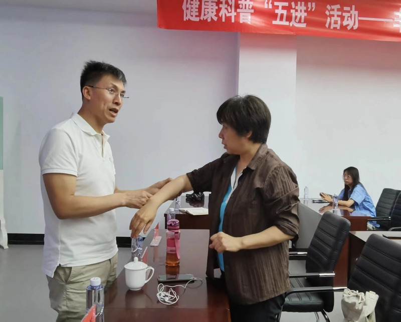 2053972281_副本.jpg