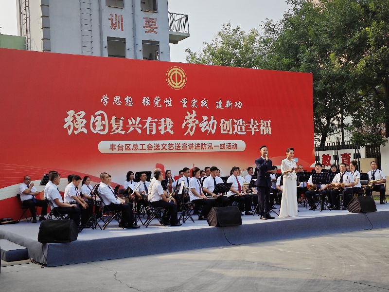 聚焦舞台_副本.jpg