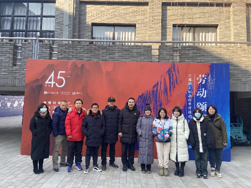 参观展览4_副本.jpg