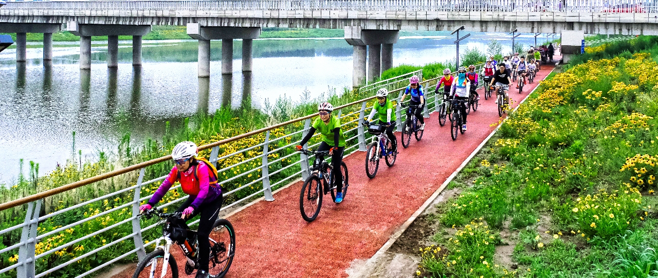 《休闲骑行》胡小飞13501253119_副本.jpg