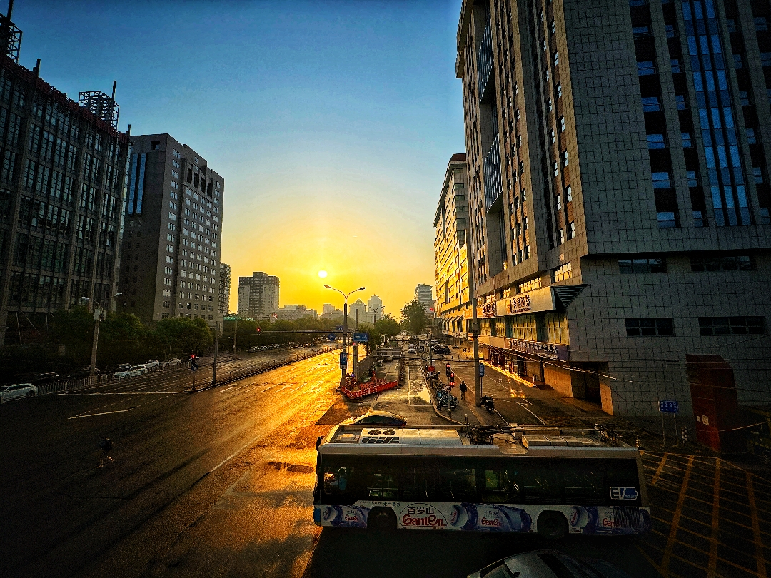 北京公交集团鸿运承物业管理中心 《雨后的清晨》 曹克家 13681450878  (1)_副本.jpg