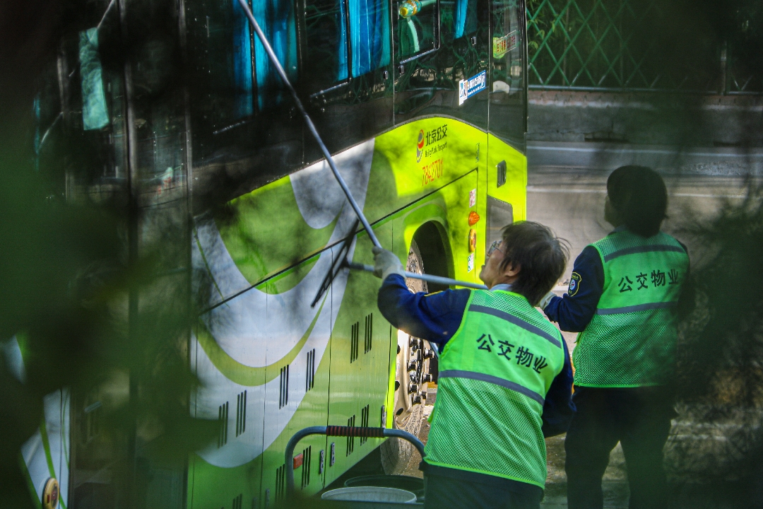 客七分公司+平凡岗位上的坚守+何柳青+15910251708 (2)_副本.jpg