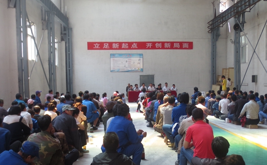 平谷区金海湖工会进企业开展普法宣传0_副本