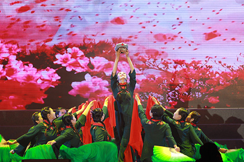 （内文）区地税局工会     舞蹈   《映山红》