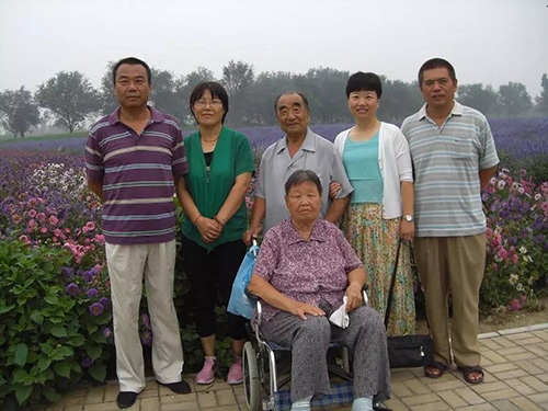 （内文）紫谷伊甸园全家游016年八月十五假期，天气晴朗，带着老人去紫谷伊甸园游玩，老两口看到百花盛开，欣赏美丽景色，可兴奋了。&rf_viewer_4