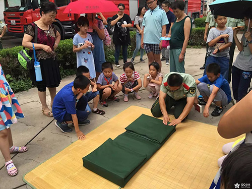 5怀柔龙山街道开展消防安全教育1