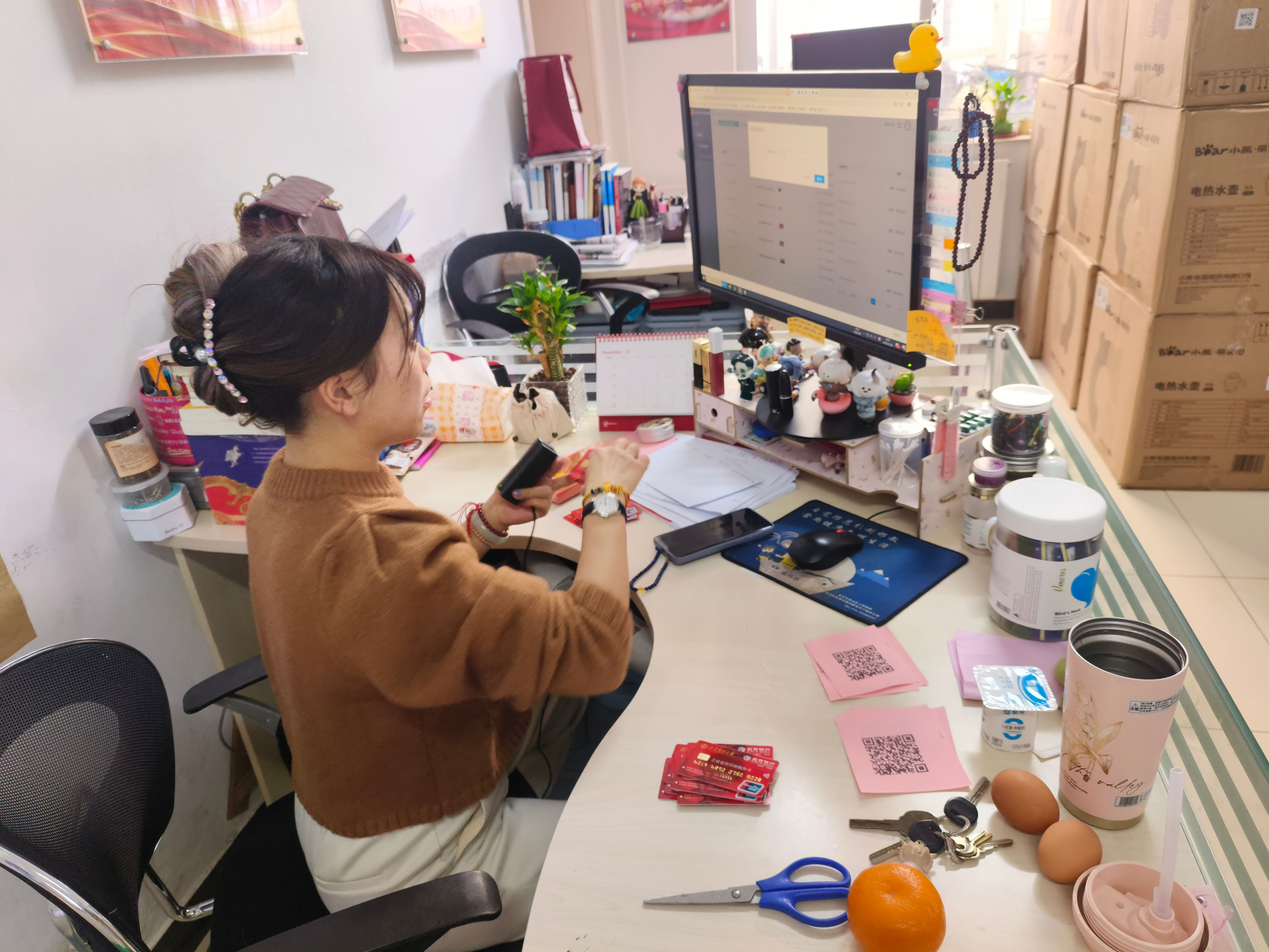 房山区拱辰街道总工会开展冬季送温暖活动 2.jpg